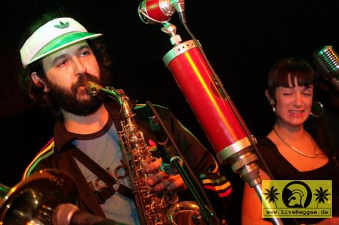 The Kinky Coo Coo-s (Esp) McCormacks Ballroom, Leipzig 12. Dezember 2008 (17).jpg